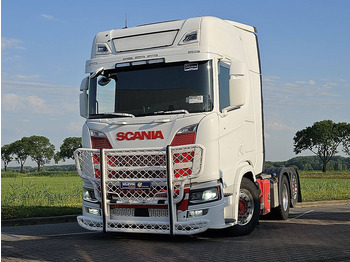 Nyergesvontató SCANIA R