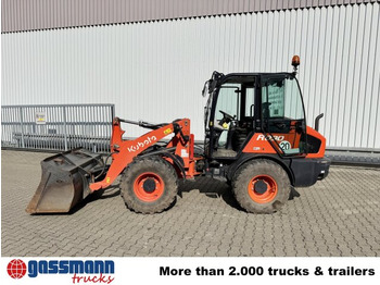 Építőipari gépek Kubota R090 4x4, Palettengabel, ca. 838 Betr.-Std.: 3 kép. Építőipari gépek Kubota R090 4x4, Palettengabel, ca. 838 Betr.-Std.: 3 kép.