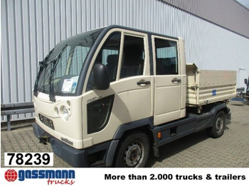 Billenőplatós teherautó