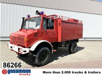 Tűzoltóautó UNIMOG U1300