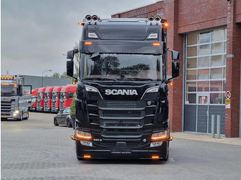 Új Nyergesvontató Scania 590S V8 NGS Highline 4x2 - New show truck - Full spec - Retarder - Leather - Full air - BUFFL: 4 kép. Új Nyergesvontató Scania 590S V8 NGS Highline 4x2 - New show truck - Full spec - Retarder - Leather - Full air - BUFFL: 4 kép.