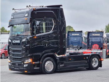 Új Nyergesvontató Scania 590S V8 NGS Highline 4x2 - New show truck - Full spec - Retarder - Leather - Full air - BUFFL: 5 kép. Új Nyergesvontató Scania 590S V8 NGS Highline 4x2 - New show truck - Full spec - Retarder - Leather - Full air - BUFFL: 5 kép.