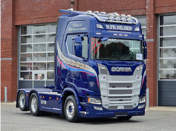 Nyergesvontató SCANIA S 770
