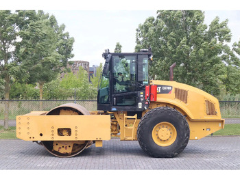 Henger CATERPILLAR CS78B