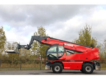 Teleszkópos rakodó MAGNI RTH