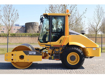 Henger VOLVO SD75B