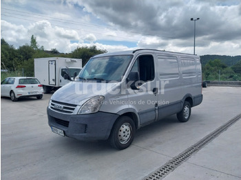 Dobozos kisteherautó IVECO Daily 35s12