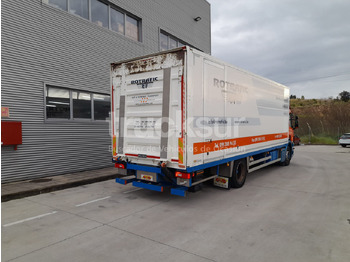 Dobozos felépítményű teherautó SCANIA P280: 3 kép.