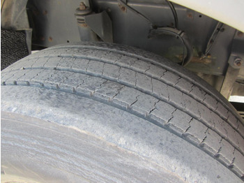 Platós teherautó DAF XF105 460: 4 kép.