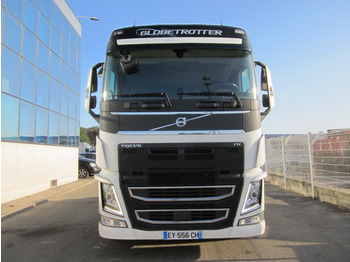Nyergesvontató Volvo FH 500: 2 kép.