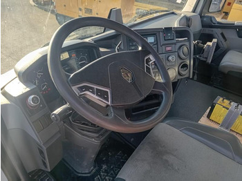 Horgos rakodó teherautó Renault Gamme C 380: 3 kép. Horgos rakodó teherautó Renault Gamme C 380: 3 kép.