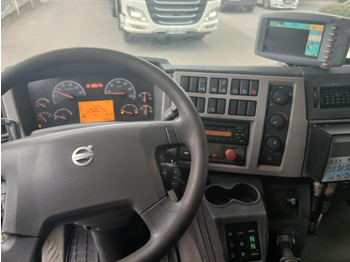 Alvaz teherautó Volvo FL 260: 4 kép.