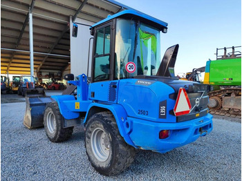 Gumikerekes homlokrakodó VOLVO L35G