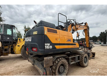 Gumikerekes kotró HYUNDAI