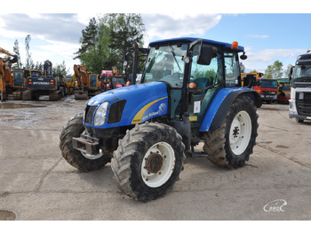 Traktor NEW HOLLAND T5000
