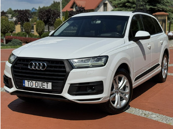 Terepjáró/ SUV Audi Q7: 2 kép.