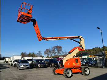 Személyemelő JLG 600AJ