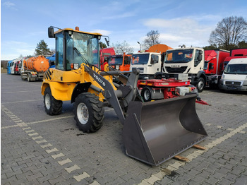 Gumikerekes homlokrakodó Volvo L30B Pro Unikat Stan Tylko 5380 mth: 2 kép. Gumikerekes homlokrakodó Volvo L30B Pro Unikat Stan Tylko 5380 mth: 2 kép.