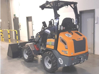 Új Mini homlokrakodó Giant G 2200 E X-Tra Elektro / electric: 4 kép. Új Mini homlokrakodó Giant G 2200 E X-Tra Elektro / electric: 4 kép.