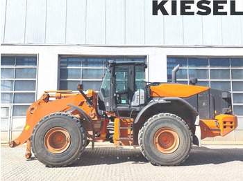 Gumikerekes homlokrakodó HITACHI ZW310