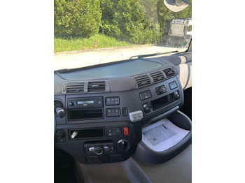 Dobozos felépítményű teherautó DAF CF 340: 4 kép.