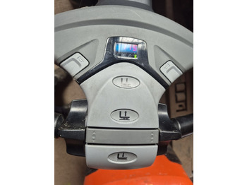 Kézi raklapemelő BT SWE 080L Batterie 16/2025: 5 kép. Kézi raklapemelő BT SWE 080L Batterie 16/2025: 5 kép.