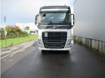 Nyergesvontató Volvo FH 500: 2 kép.