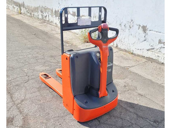 Kézi raklapemelő LINDE T16
