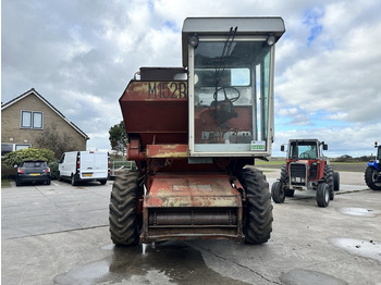 Kombájn Laverda M152: 2 kép. Kombájn Laverda M152: 2 kép.