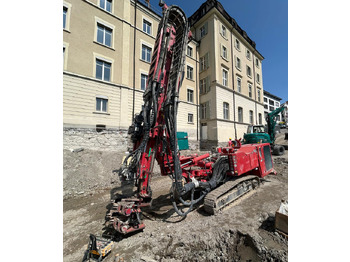 Cölöpverő HÜTTE