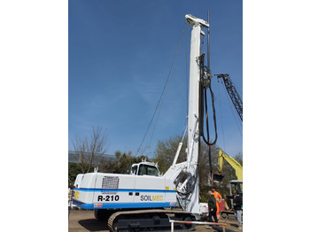 Cölöpverő Soilmec R-210: 3 kép.