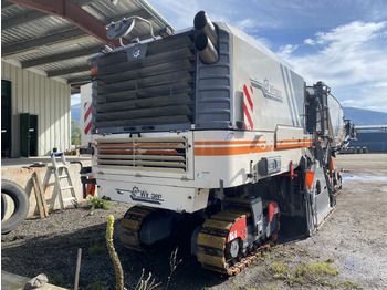 Aszfaltmaró Wirtgen W 220: 4 kép.