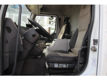 Hűtős teherautó Renault Midlum 220 E5 CS 850 Strom LBW Seiten Tür FRC: 3 kép.