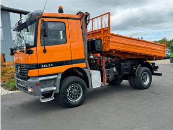 Billenőplatós teherautó MERCEDES-BENZ Actros 1831
