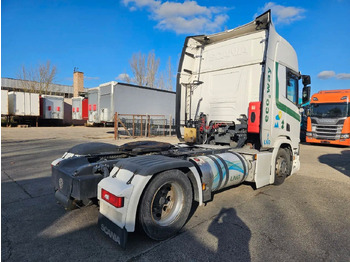 Nyergesvontató Scania R410 LNG, ADR, Big Navi, Camera: 4 kép.