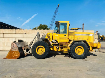 Gumikerekes homlokrakodó VOLVO L120C
