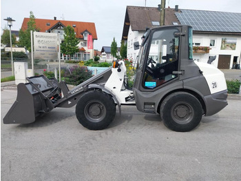 Derékcsuklós rakodó CATERPILLAR