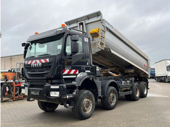 Billenőplatós teherautó IVECO