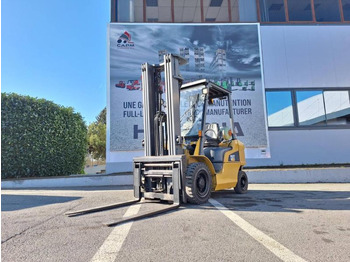 Gázüzemű targonca CATERPILLAR GP