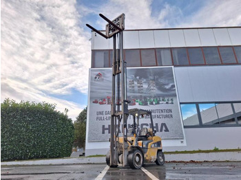 Gázüzemű targonca Caterpillar GP30NT: 5 kép. Gázüzemű targonca Caterpillar GP30NT: 5 kép.