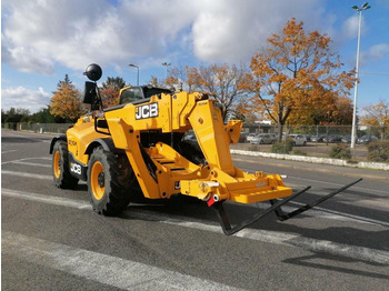 Teleszkópos rakodó JCB
