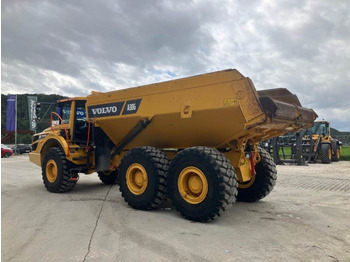 Csuklós dömper Volvo A30G: 3 kép.