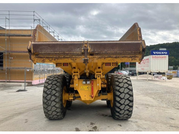 Csuklós dömper Volvo A30G: 5 kép.