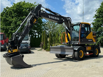 Gumikerekes kotró VOLVO EWR150E