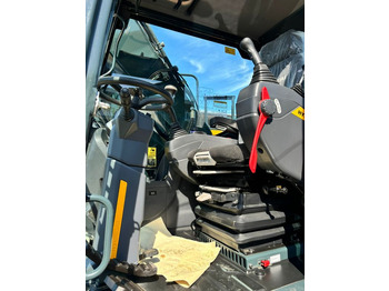 Gumikerekes kotró Hyundai HW160A: 5 kép.