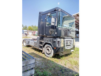Nyergesvontató RENAULT Magnum 440