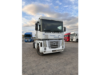 Nyergesvontató RENAULT Magnum 440