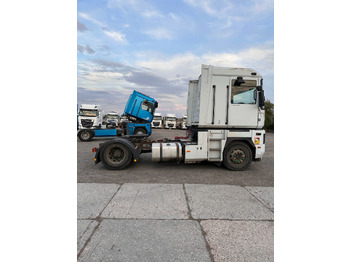 Nyergesvontató RENAULT Magnum 440
