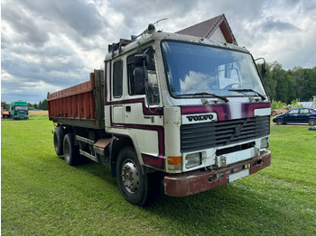 Billenőplatós teherautó VOLVO FL10