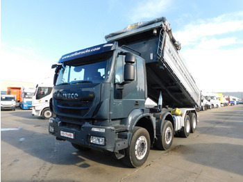 Billenőplatós teherautó IVECO
